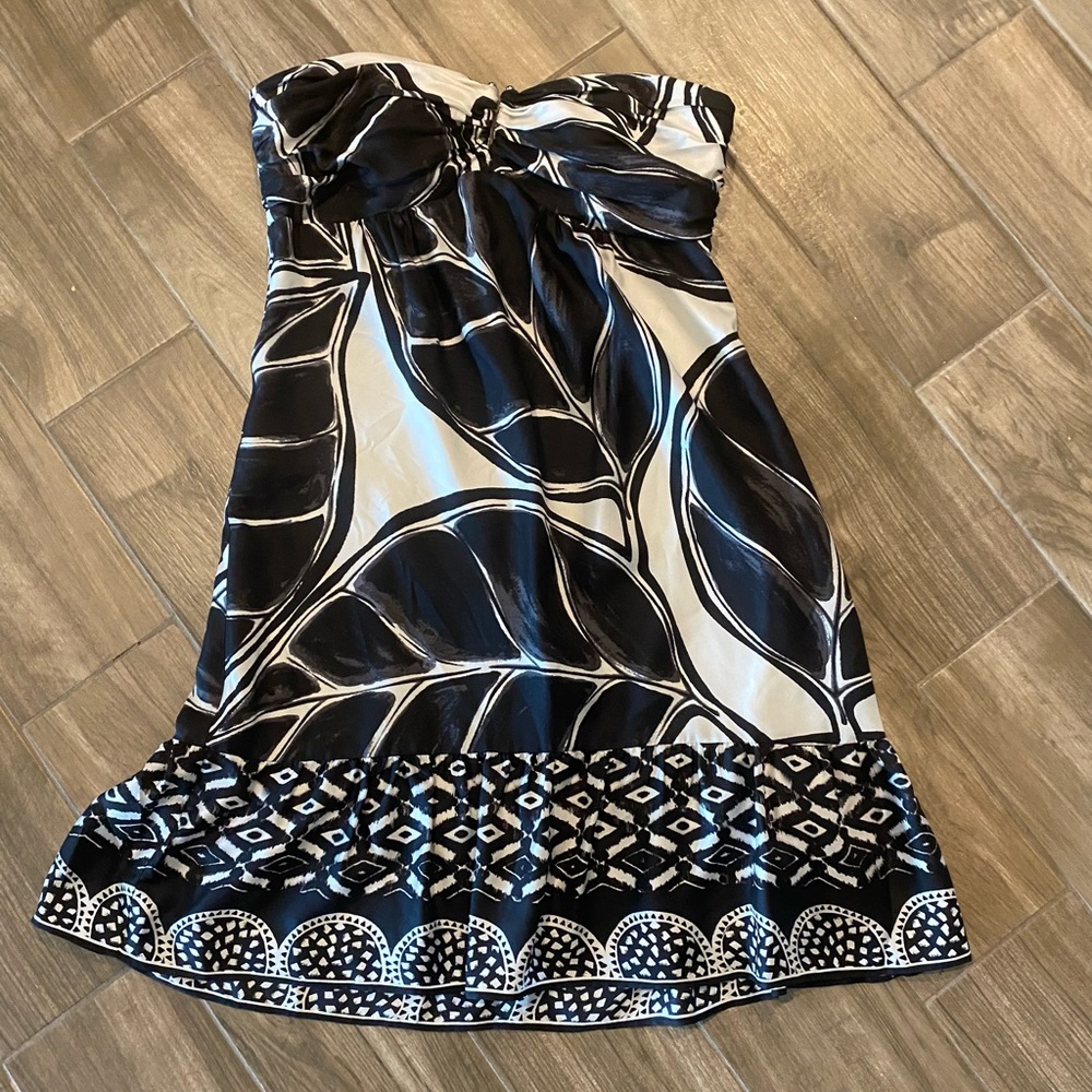 White house black market woman’s dress